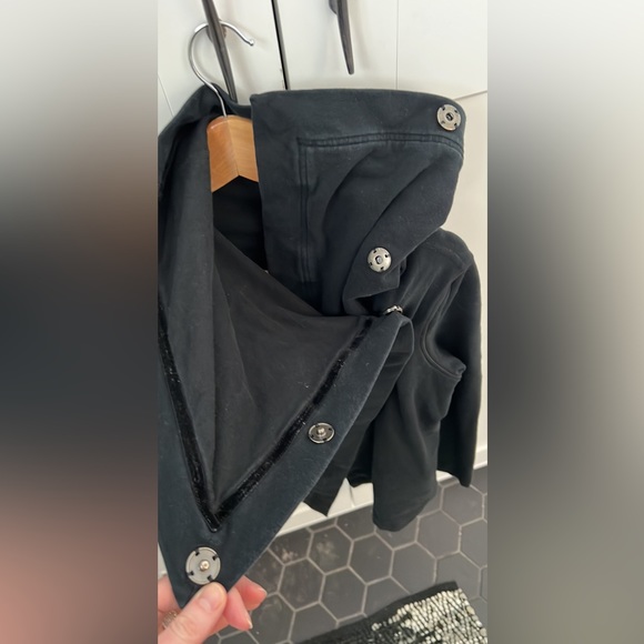 Lululemon easy wrap size 6 black - Picture 3 of 4